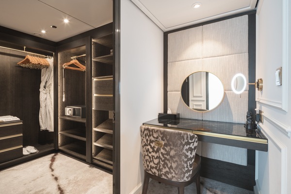 Riverside Luxury Cruises DEBUSSY BACH RAVEL Suite - Ian Schemper Photography 4.jpg